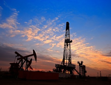 Global Energy Supply Squeeze Lifting Inflation, Weighing on Growth