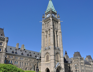 Élections fédérales 2025 : les libéraux remportent une quatrième élection consécutive, mais ce sera un troisième gouvernement minoritaire de suite